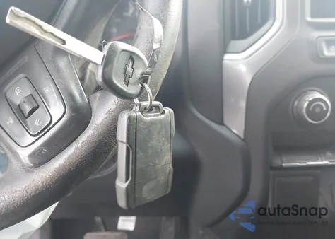 2021 Chevrolet Silverado 1500 4Wd Short Bed Custom z USA, uszkodzony, nr VIN 1GCPYBEKXMZ152298